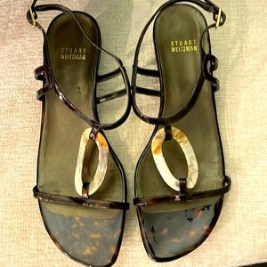 Beautiful Stuart wietzman strappy sanders Wonderful tortoise accent in middle